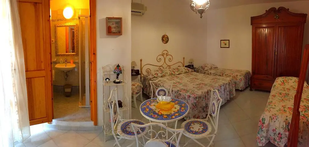 Guest House Al Giardino Dei Limoni ファヴィニャーナ